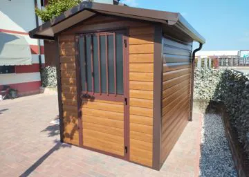 CASETTA DA GIARDINO CON PANNELLO DOGATO EFFETTO LEGNO